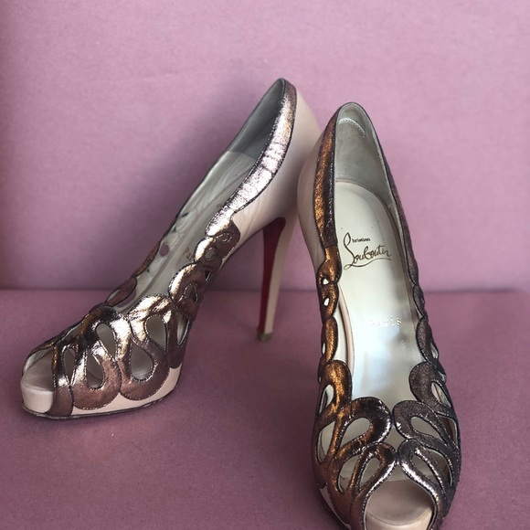 Rose gold metallic Christian Louboutin heels - Picture 4 of 5